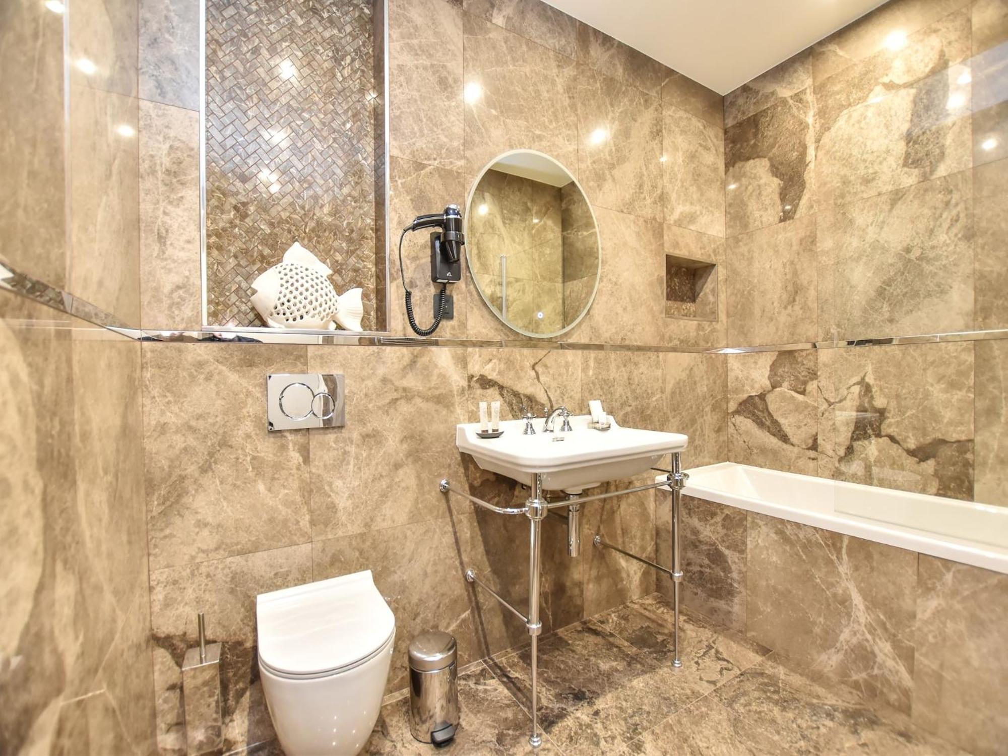 Authentic - 2br 6p - Near Opera Garnier